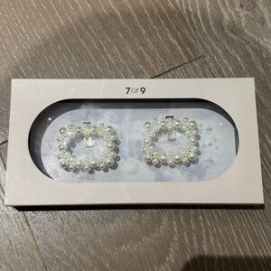 NWT - Pearl Buckle Show Accessories